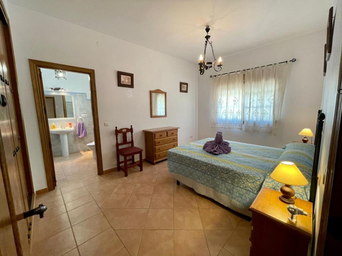 Finca El Almendro Малага Екстериор снимка